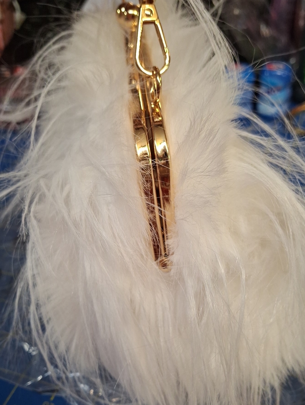 Faux Fur Pearl-Handle Clutch Handbag White Kiss Lock - 6x6x2 New - Picture 5 of 7